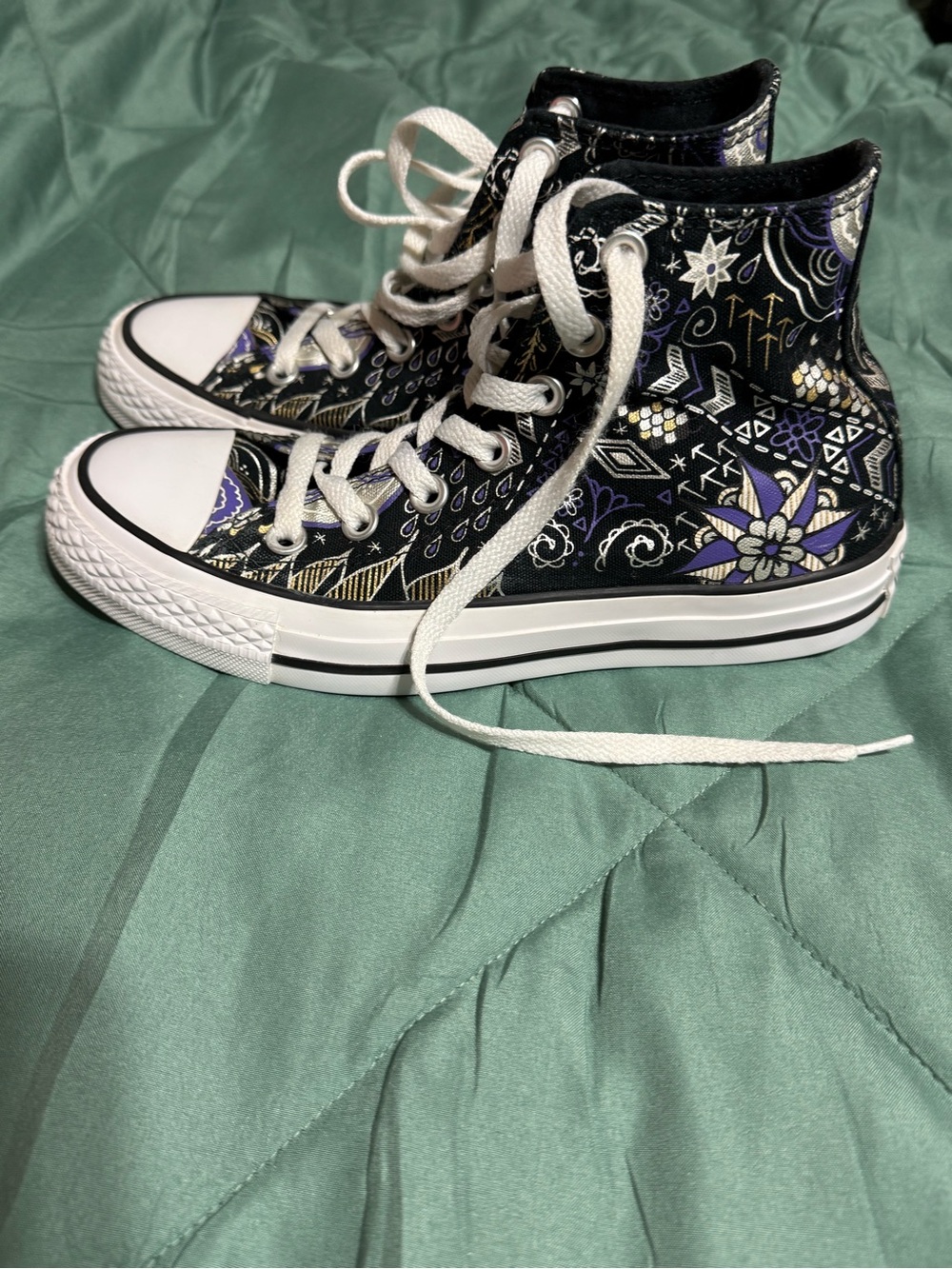 Converse All Star High Top Shoes Black/Electric Purple/White Women's 6